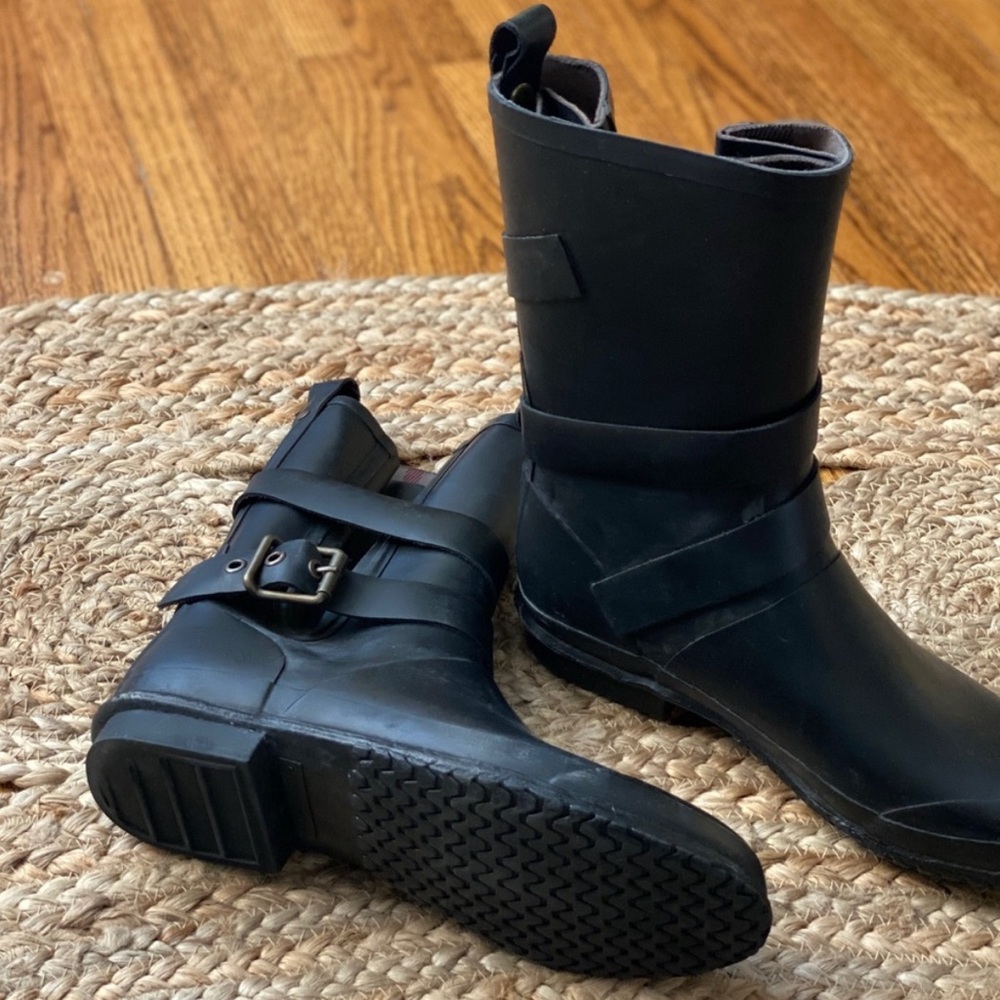 ✨ Authentic Burberry Rain Boots ✨ - Picture 2 of 5